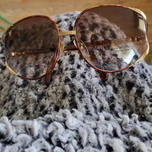 Sunglases